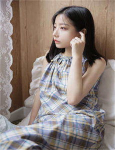 漂亮女友的母亲hd高清-小宝贝你的奶好大我能喝吗?